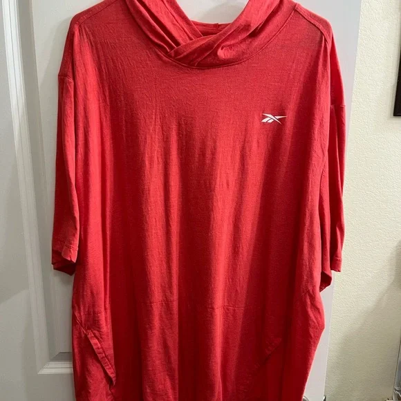 Women’s Reebok hooded short sleeve shirt - Picture 1 of 2